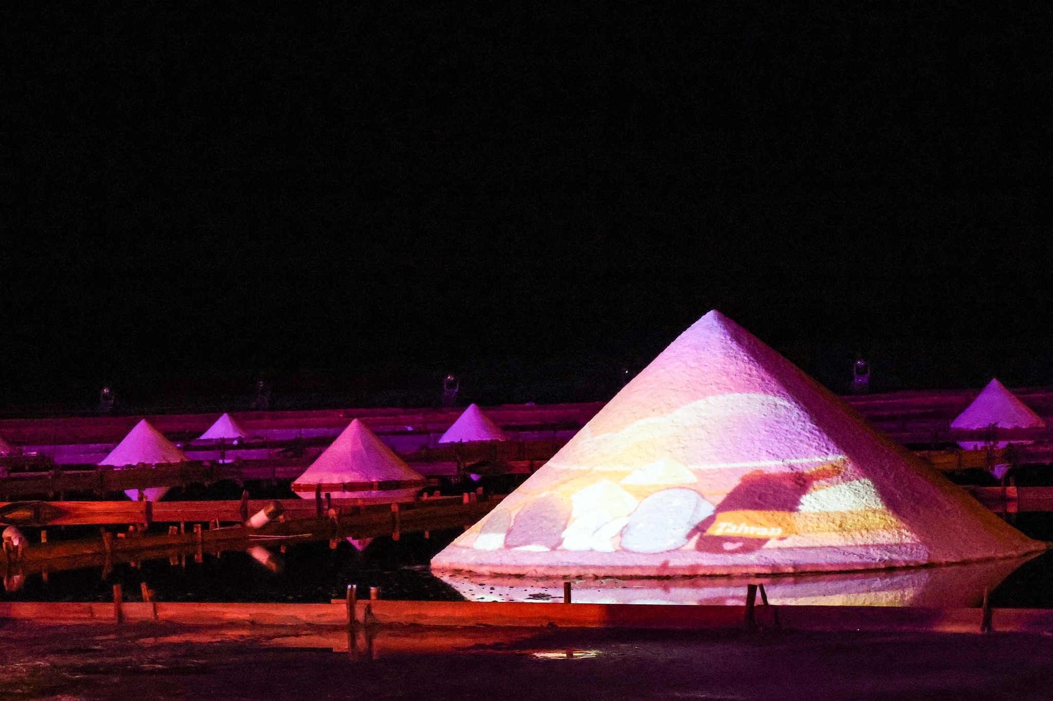 一見雙雕光雕展