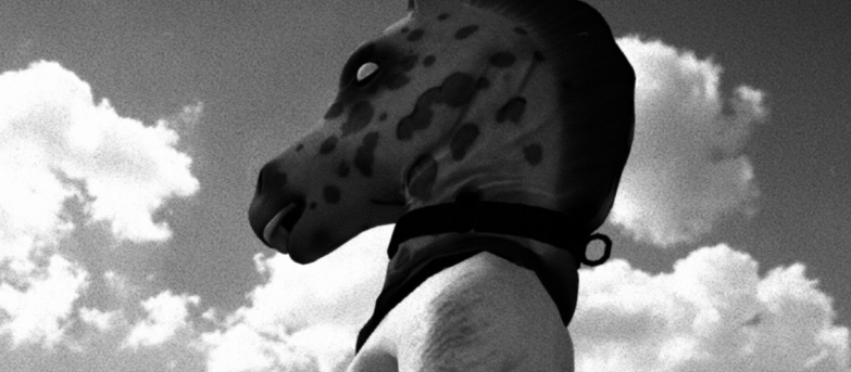 獨立遊戲逆轉勝！恐怖遊戲《Horses》靠爭議熱度反創下驚人銷量！