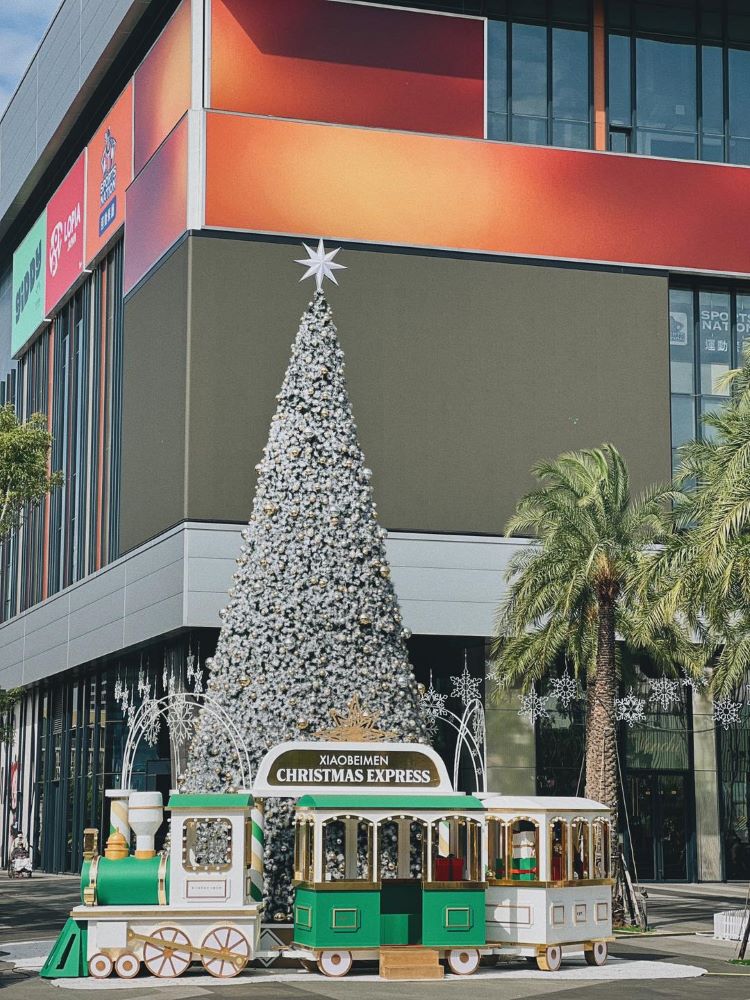 2025新光三越台南小北門店聖誕樹.jpg