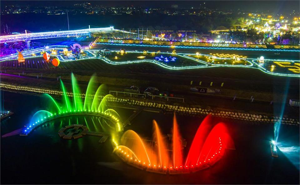 南投燈會-水舞表演.jfif