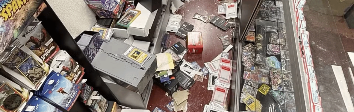 現實版火箭隊！加州阿納海姆卡牌店遭洗劫，監控錄影還原驚悚作案過程！