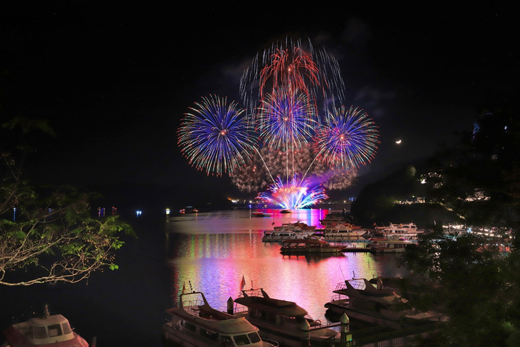 日月潭花火.jpg
